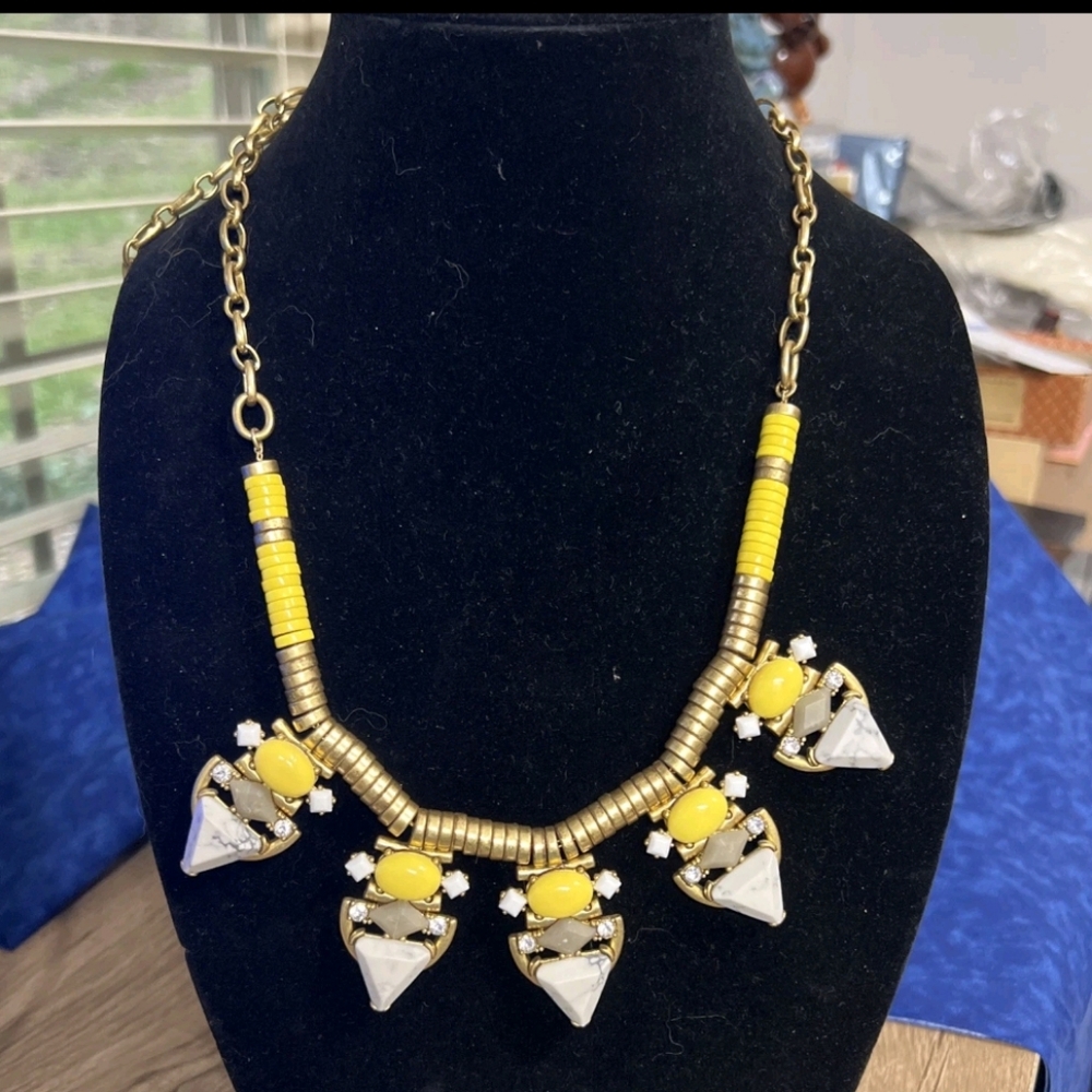 Beautiful Yellow And Gold Tone Statement Necklace 26” Unbranded